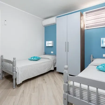 Holiday home Roby