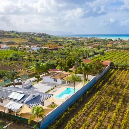 Holiday home Roby